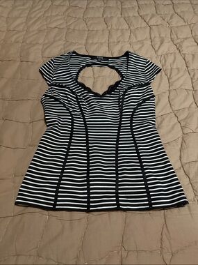Guess cap sleeve Black & White Striped Top